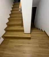 Vinylové schody BUKOMA Dub Gladstone Hnědý Bukovany